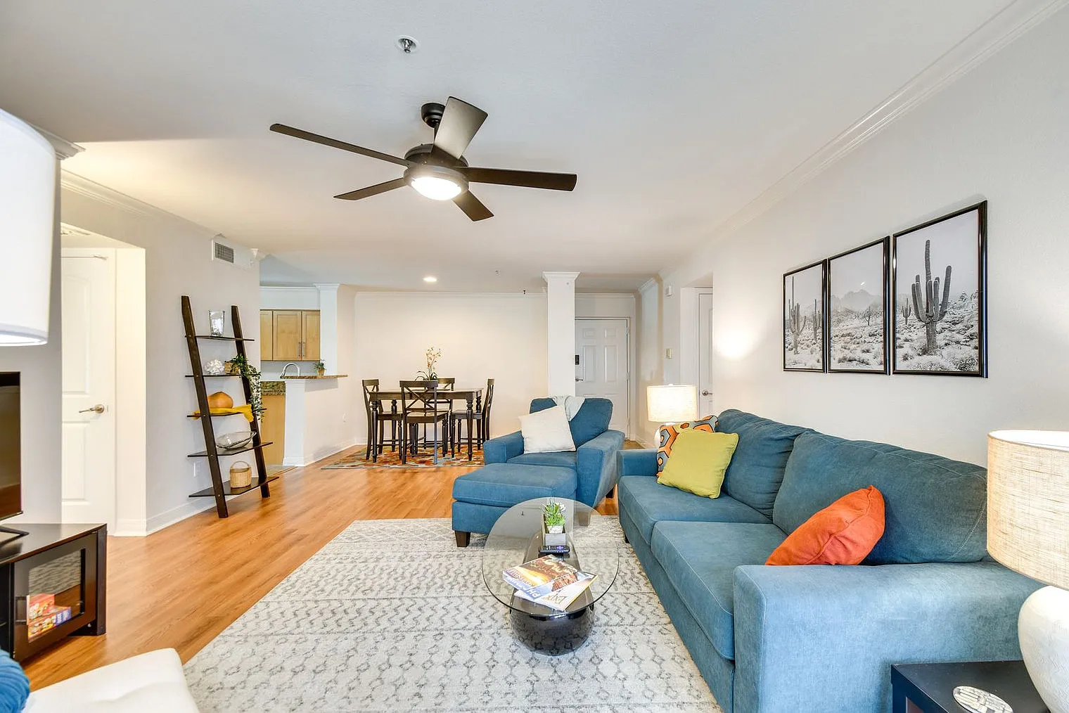 2 bed, 2.0 bath, 1065 sqft, $1,999 — Photo 2