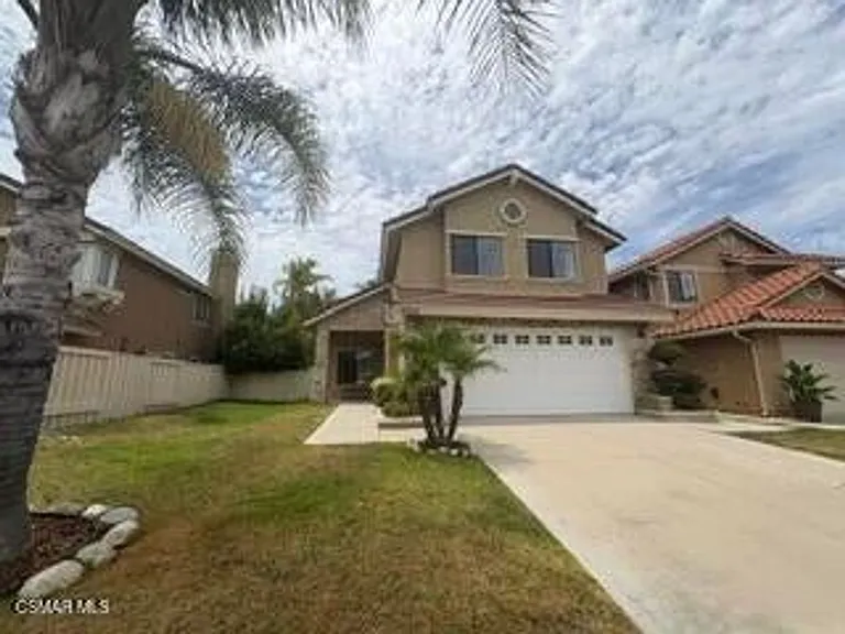 3855 Lost Springs Dr — Photo 2