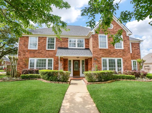 11 Stretford Ct
