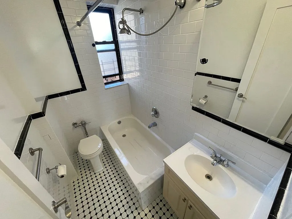 1 bed, 850 sqft, $2,250 — Photo 3