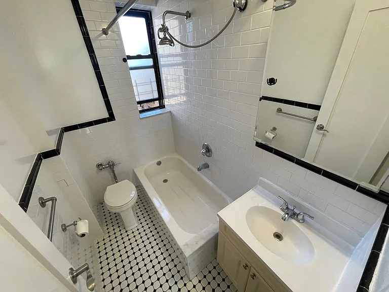 36-35 167th St #1K — Photo 9