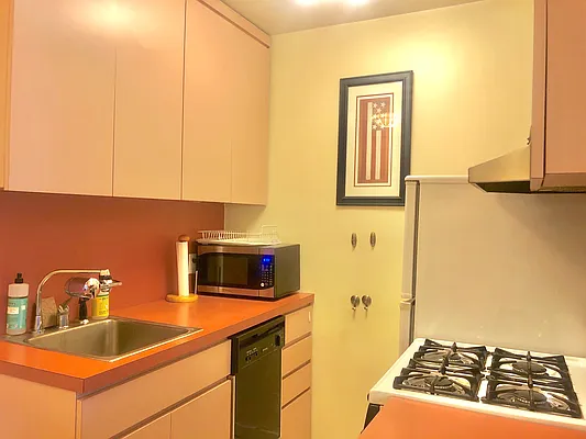 Rented by R New York | media 30