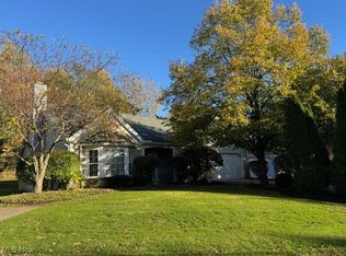 301 E Stonebrooke Ct, Chagrin Falls, OH 44022