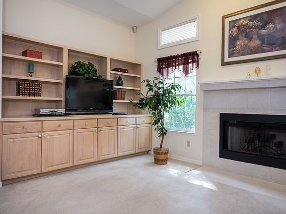 5th image of 5004 NW 75th Ln