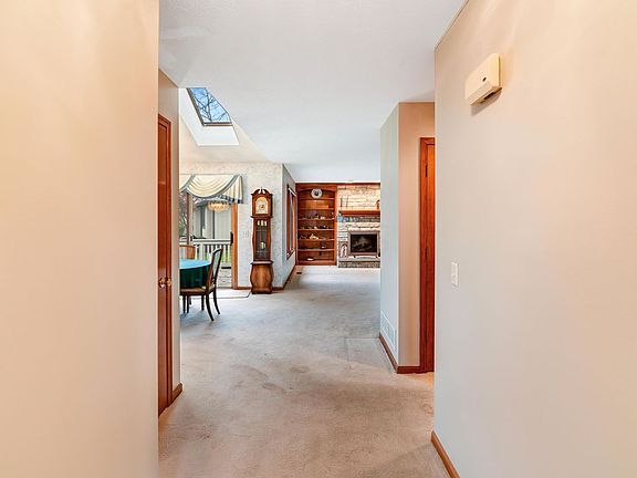 4th image of 10243 Braeburn Ct