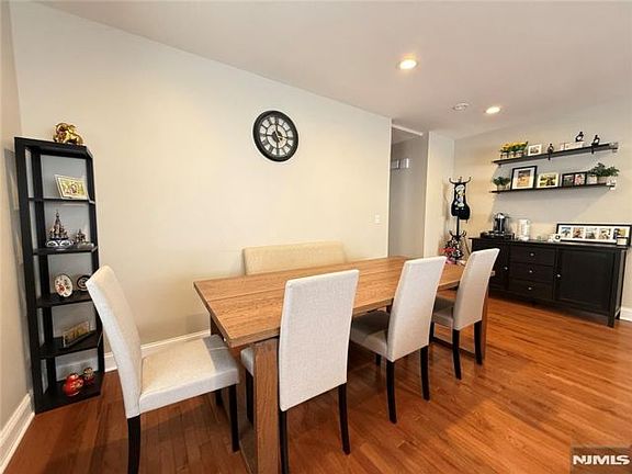 4th image of 257 Bell Ave Floor 1