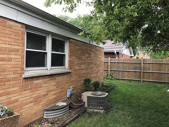 3rd image of 1667 Howard Ave