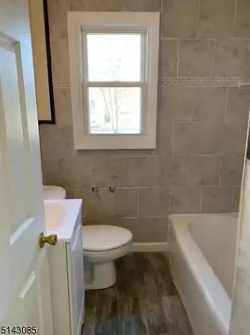 2 bed, $2,000 — Photo 2