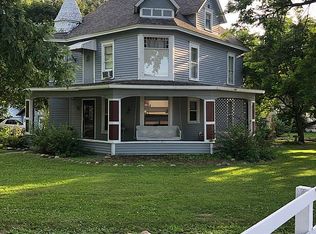 201 Walnut St, Riceville, IA 50466