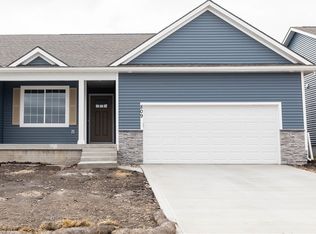 809 NE Maple St, Elkhart, IA 50073