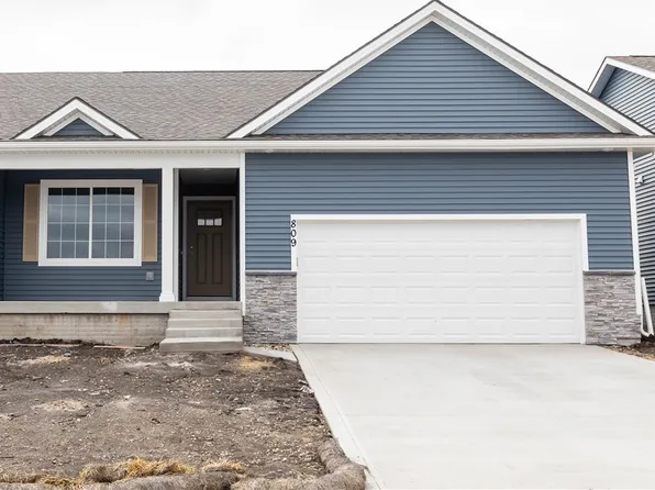 809 NE Maple St, Elkhart, IA 50073