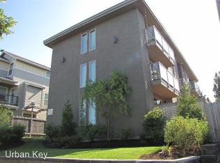 4012 California Ave SW APT 302, Seattle, WA 98116