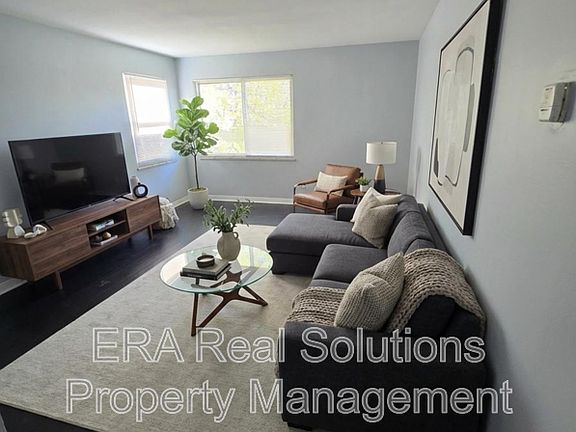 2nd image of 1458 Oakwood Ave