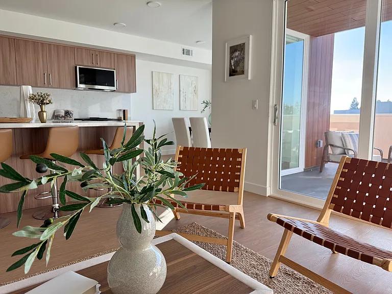 Penthouse 2 Bed 2.5 Bath
