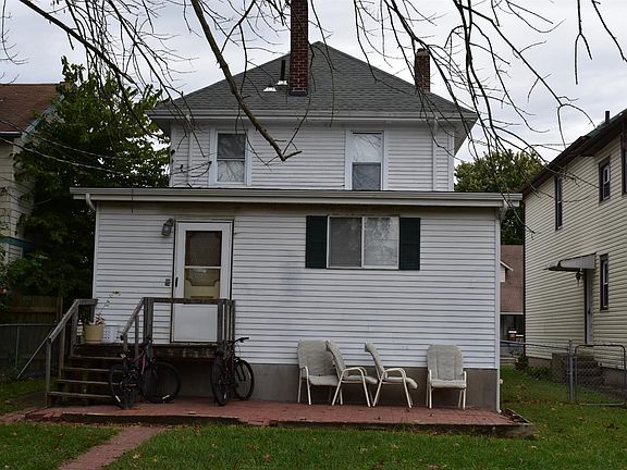 2nd image of 865 Ross Ave