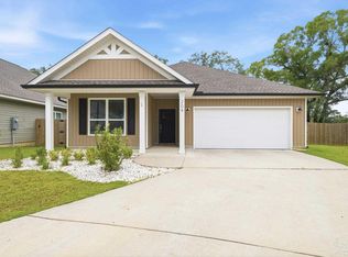 209 Camellia Dr, Cantonment, FL 32533