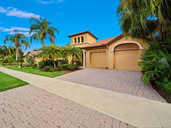 816 SW Grand Reserves Blvd, Port Saint Lucie, FL 34986