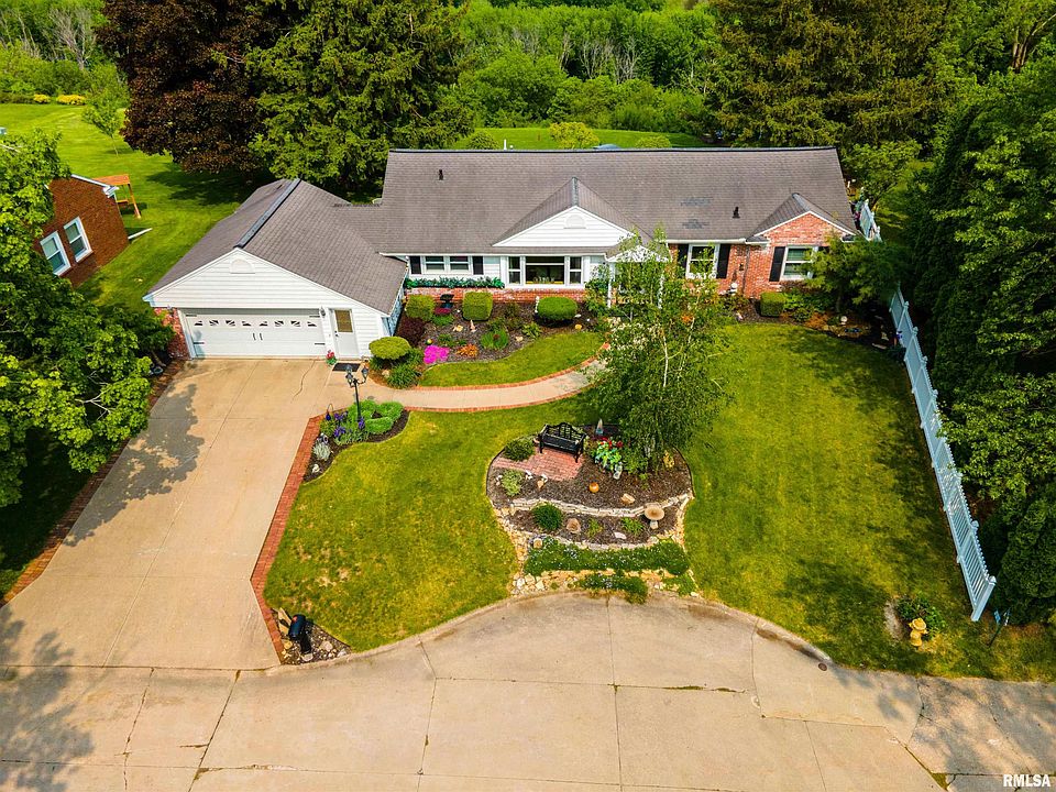 3735 Lakewood Dr, Clinton, IA 52732 Zillow