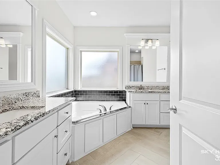 374 Tartaglia Ave — Photo 9
