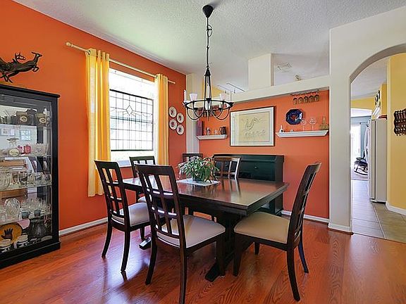 4th image of 465 Rob Roy Dr