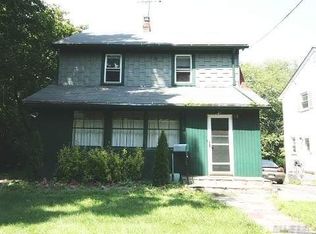 51 Van Nostrand Ave, Great Neck, NY 11024