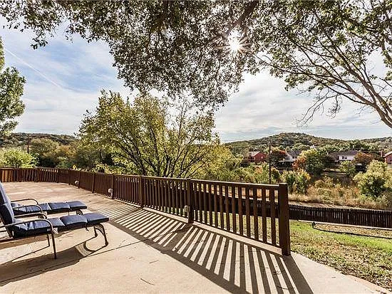 6103 Crystalwood Ct — Photo 21