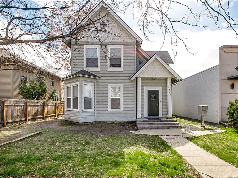1315 W Jefferson St — Photo 17