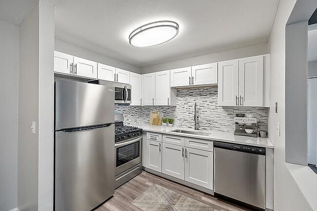 2nd image of 2576 Carpenter Rd APT 13