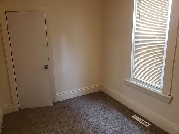 5th image of 553 Lane Ave NW #1