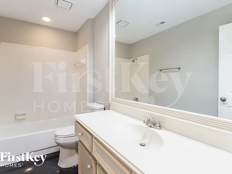 2303 Prestwick Dr — Photo 14