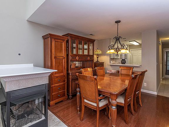 3rd image of 101 Sunnyside Way