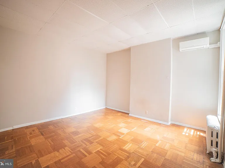 2116 Walnut St #2F — Photo 8