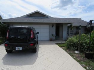 982 Charlemagne Blvd, Naples, FL 34112