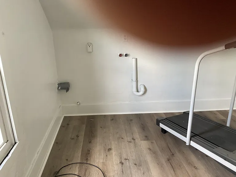 320 Main St #2 — Photo 8