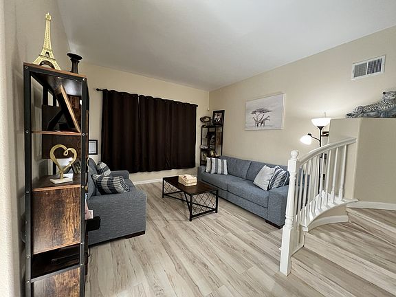 5th image of 3342 Park Ridge Dr