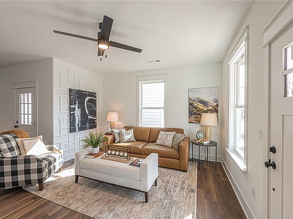 3rd image of 1030 S Laramie Hts