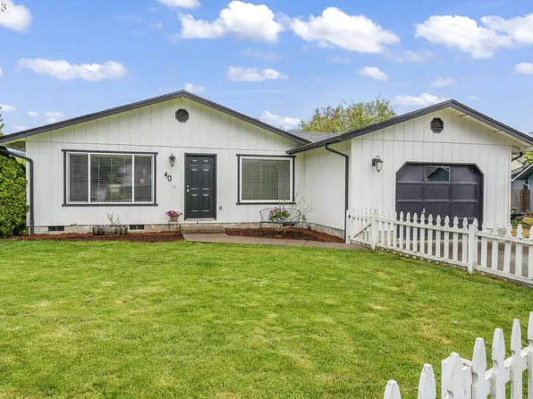 40 Davis Pl, Cottage Grove, OR 97424