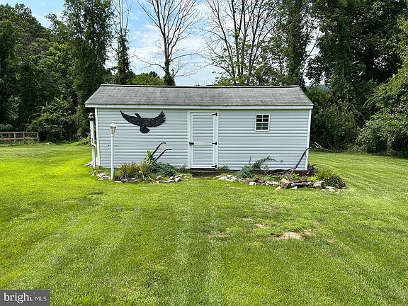 5th image of 127 Highland Dr