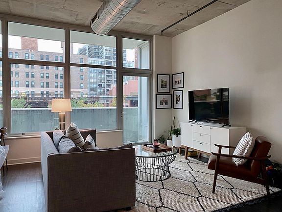 2nd image of 50 E 16th St Unit 314