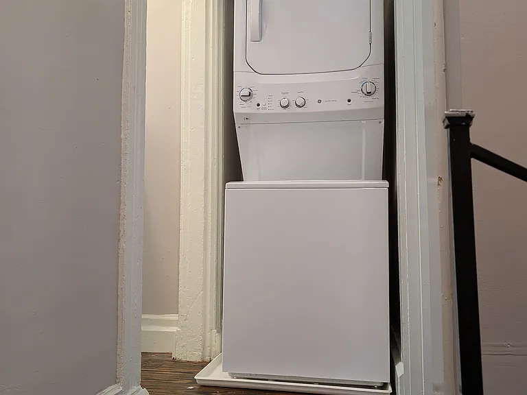 541 E 13th St #2 — Photo 13