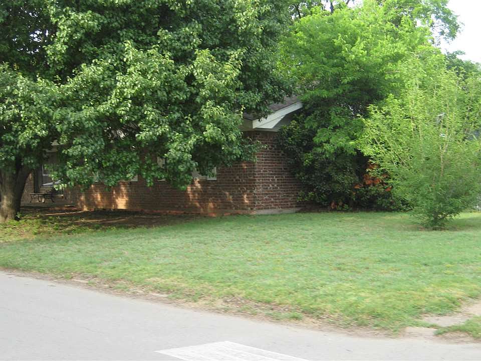 201 E Washington St, Walters, OK 73572 Zillow