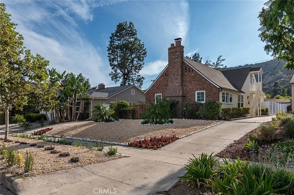 4 bed, 1855 sqft, $5,500 — Photo 3
