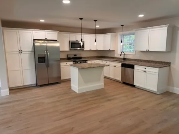 546 Main St #2, Springvale, ME 04083