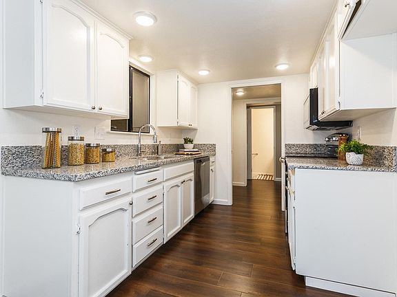 5th image of 2444 N Douty St