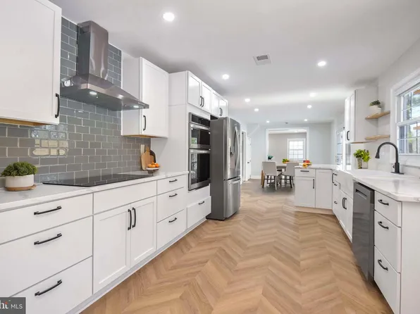 8812 Church Field Ln, Laurel, MD 20708