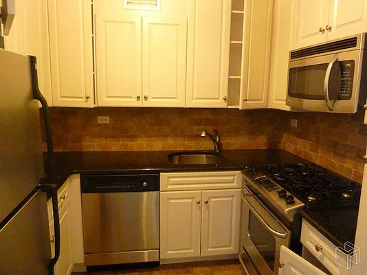 Rented by Halstead Real Estate | media 7