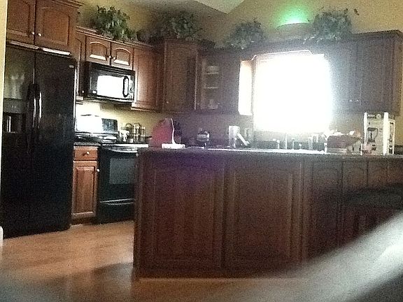 5th image of 817 Greystone Dr