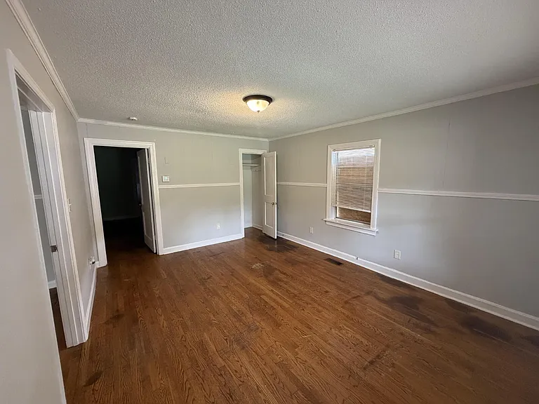 1746 Eldridge Ave — Photo 13
