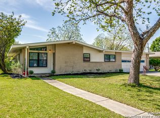 310 E Langley Blvd, Universal City, TX 78148