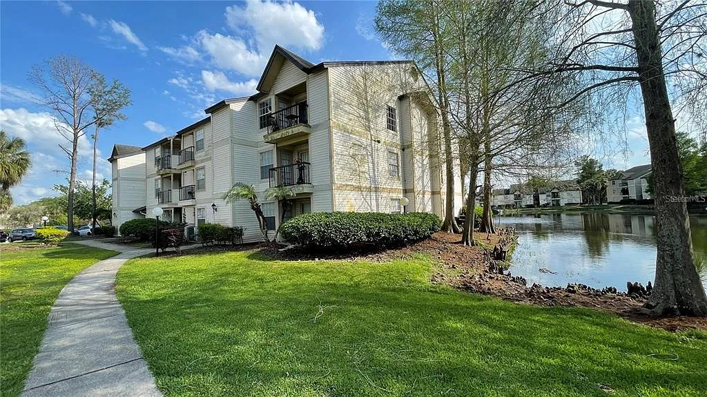 2 bed, 2.0 bath, 864 sqft, $1,550 — Photo 1